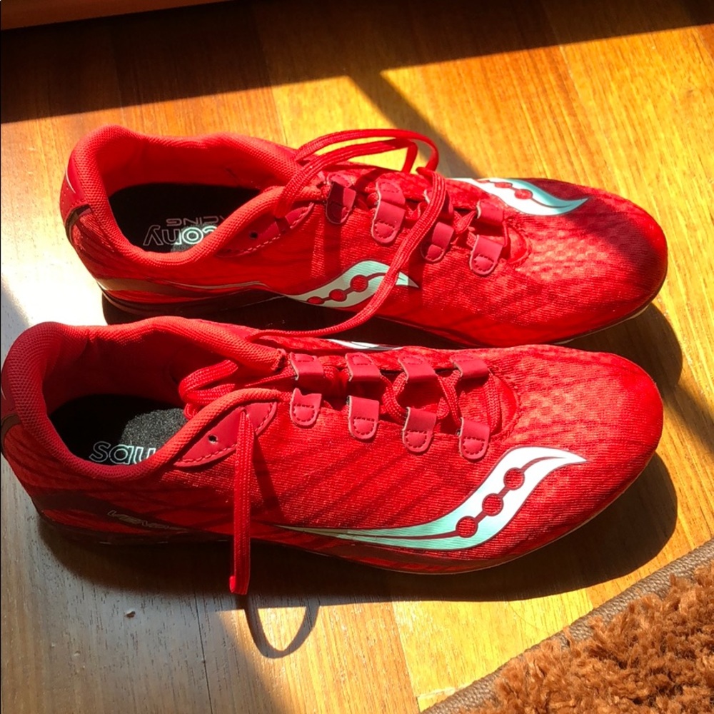 BRAND NEW Saucony racing track shoes